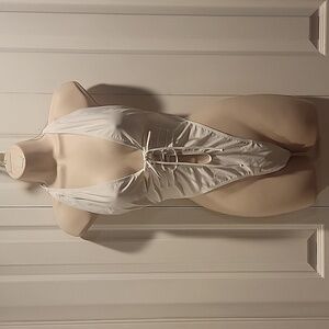 NEW - SHEIN WHITE FULL PIECE BATHING SUIT WITH PANTY LINER INTACT ( sz x-lg)